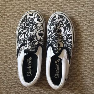 Skechers size 5 shoes